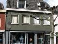 Kledingzaak + kamerverhuur