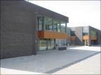 Voorkant bedrijfsverzamelgebouw